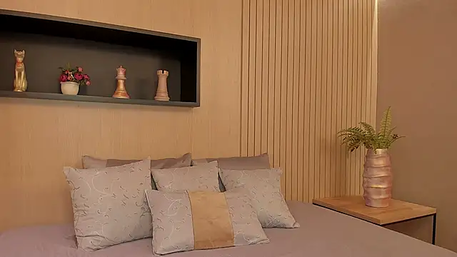 Snapshot of IrisBaker chatting on 02-21-25, 10:15 IrisBaker online show from 02-21-25, 10:15