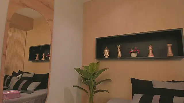 Snapshot of IrisBaker chatting on 03-03-25, 11:24 IrisBaker online show from 03-03-25, 11:24