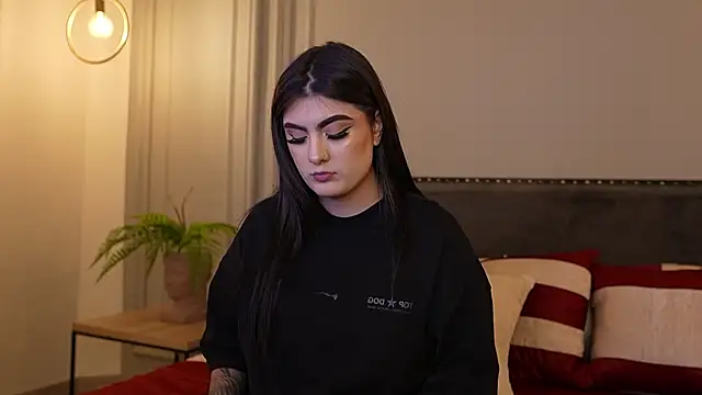 Snapshot of IrisBaker chatting on 09-12-25, 09:04 IrisBaker online show from 09-12-25, 09:04