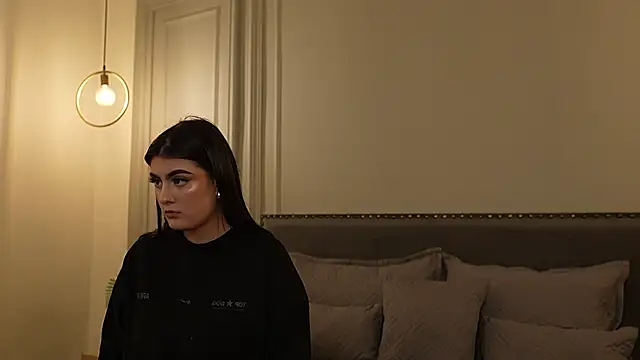 Snapshot of IrisBaker chatting on 10-06-25, 10:18 IrisBaker online show from 10-06-25, 10:18