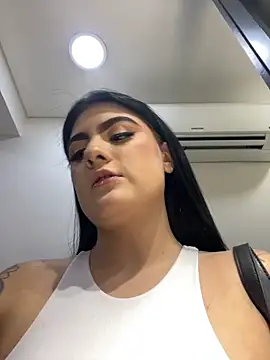 Snapshot of IrisBaker chatting on 10-22-25, 09:14 IrisBaker online show from 10-22-25, 09:14