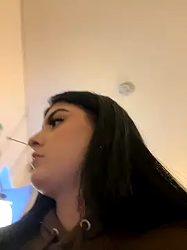 Snapshot of IrisBaker chatting on 10-23-25, 09:02 IrisBaker online show from 10-23-25, 09:02