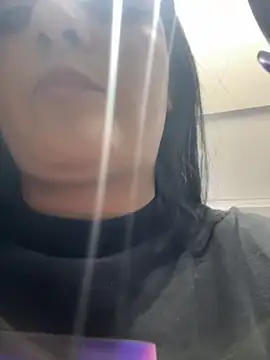 Snapshot of IrisBaker chatting on 10-24-25, 09:11 IrisBaker online show from 10-24-25, 09:11