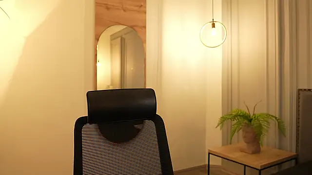 Snapshot of IrisBaker chatting on 10-27-25, 09:08 IrisBaker online show from 10-27-25, 09:08