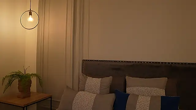 IrisBaker online show from 02-02-26, 10:19