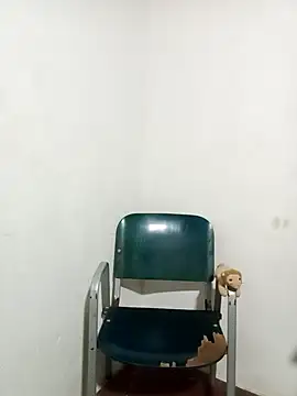 Snapshot of Mrdetonador chatting on 10-05-25, 06:23 Mrdetonador online show from 10-05-25, 06:23