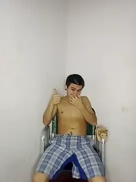 Snapshot of Mrdetonador chatting on 10-07-25, 07:05 Mrdetonador online show from 10-07-25, 07:05