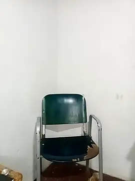 Snapshot of Mrdetonador chatting on 10-28-25, 05:11 Mrdetonador online show from 10-28-25, 05:11