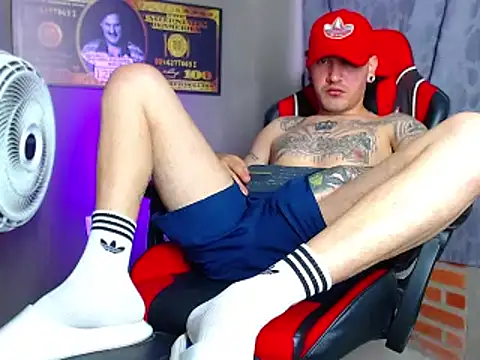 Snapshot of smoker445 chatting on 02-19-25, 10:09 smoker445 online show from 02-19-25, 10:09