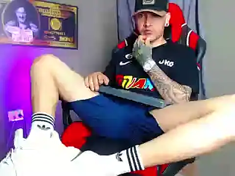 Snapshot of smoker445 chatting on 02-20-25, 08:39 smoker445 online show from 02-20-25, 08:39