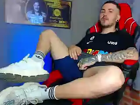 Snapshot of smoker445 chatting on 02-26-25, 10:42 smoker445 online show from 02-26-25, 10:42