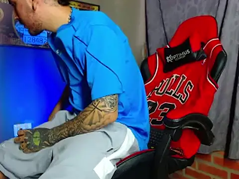 Snapshot of smoker445 chatting on 02-28-25, 10:28 smoker445 online show from 02-28-25, 10:28