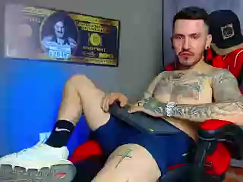 Snapshot of smoker445 chatting on 03-02-25, 12:42 smoker445 online show from 03-02-25, 12:42