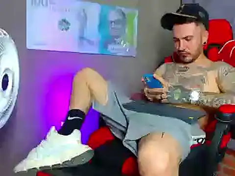 Snapshot of smoker445 chatting on 03-03-25, 01:42 smoker445 online show from 03-03-25, 01:42