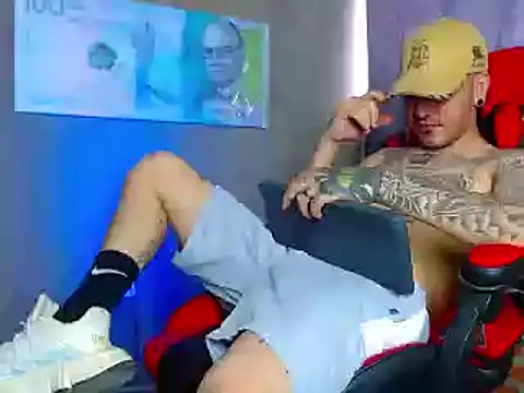 Snapshot of smoker445 chatting on 03-08-25, 04:28 smoker445 online show from 03-08-25, 04:28