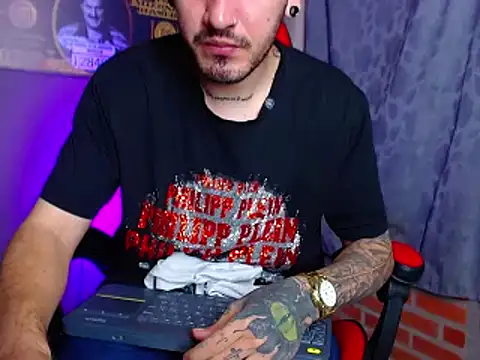 Snapshot of smoker445 chatting on 03-14-25, 12:40 smoker445 online show from 03-14-25, 12:40