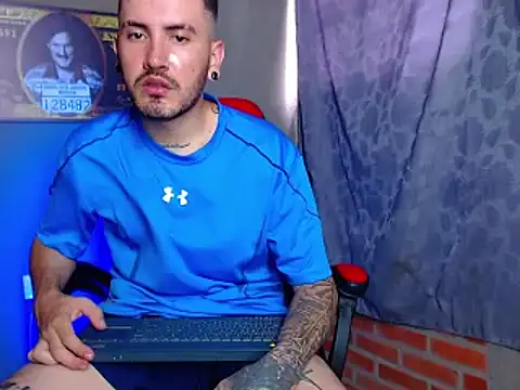 Snapshot of smoker445 chatting on 03-14-25, 06:07 smoker445 online show from 03-14-25, 06:07