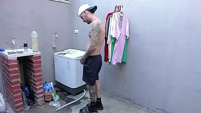 Snapshot of smoker445 chatting on 09-26-25, 08:46 smoker445 online show from 09-26-25, 08:46