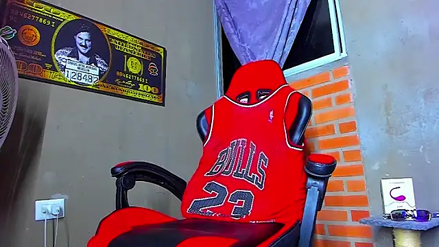 Snapshot of smoker445 chatting on 10-15-25, 12:11 smoker445 online show from 10-15-25, 12:11