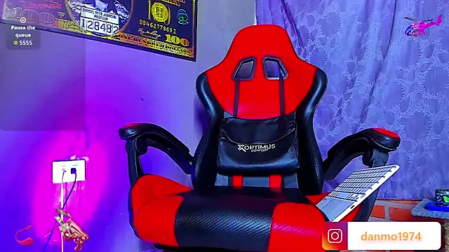 Snapshot of smoker445 chatting on 11-05-25, 07:58 smoker445 online show from 11-05-25, 07:58