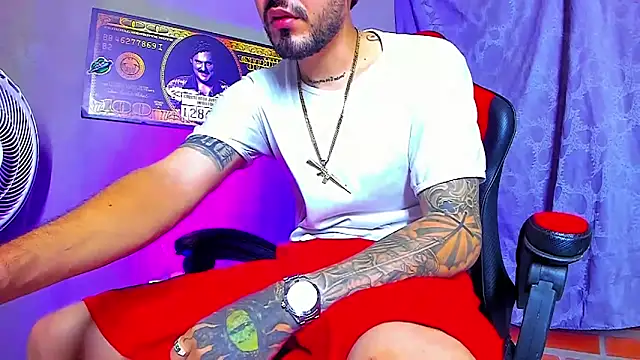 Snapshot of smoker445 chatting on 11-13-25, 02:10 smoker445 online show from 11-13-25, 02:10