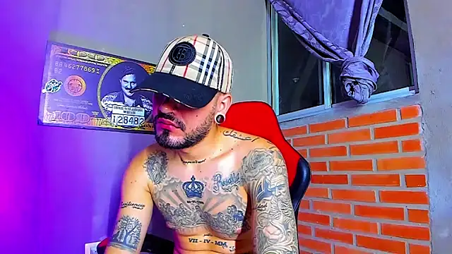 Snapshot of smoker445 chatting on 11-15-25, 07:49 smoker445 online show from 11-15-25, 07:49