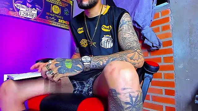 Snapshot of smoker445 chatting on 11-18-25, 12:38 smoker445 online show from 11-18-25, 12:38