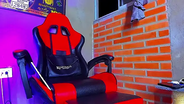 Snapshot of smoker445 chatting on 11-23-25, 02:33 smoker445 online show from 11-23-25, 02:33