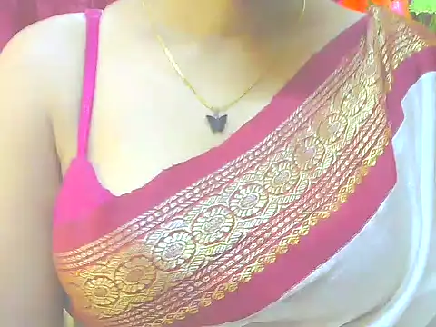 Snapshot of ishmita99 chatting on 12-25-24, 10:06 ishmita99 online show from 12-25-24, 10:06