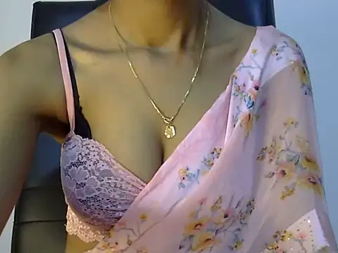 Snapshot of lola-__ chatting on 12-12-24, 02:44 lola- online show from 12-12-24, 02:44