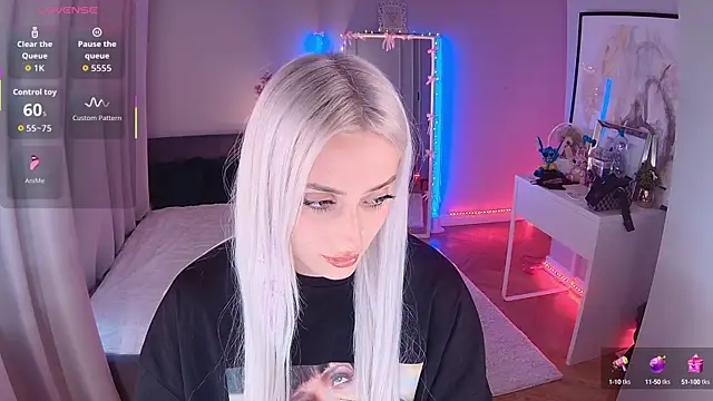 LoryWood online show from 10-09-25, 02:37