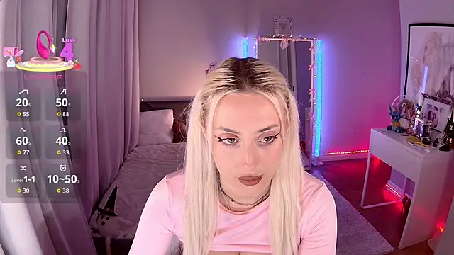 LoryWood online show from 11-27-25, 03:58