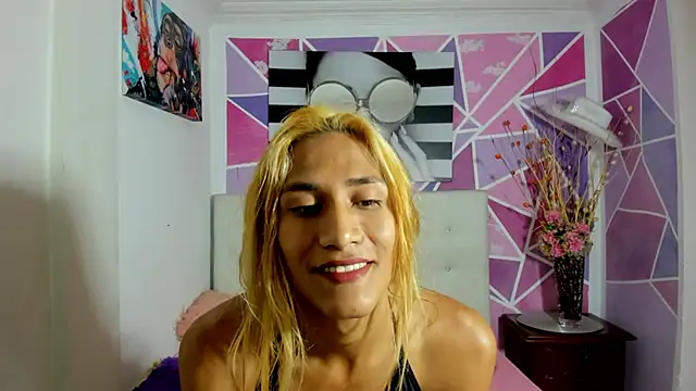 Snapshot of Brisahott chatting on 01-27-25, 02:13 Brisahott online show from 01-27-25, 02:13