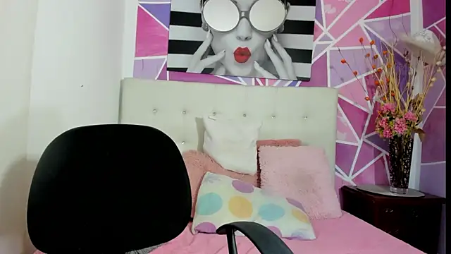 Snapshot of Brisahott chatting on 02-08-25, 06:12 Brisahott online show from 02-08-25, 06:12