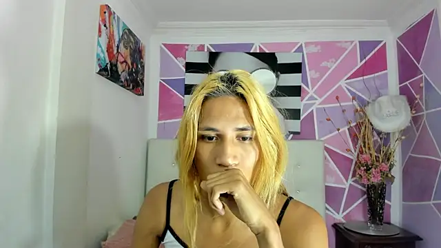 Snapshot of Brisahott chatting on 02-26-25, 02:25 Brisahott online show from 02-26-25, 02:25