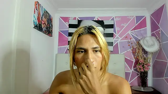 Snapshot of Brisahott chatting on 03-06-25, 02:29 Brisahott online show from 03-06-25, 02:29