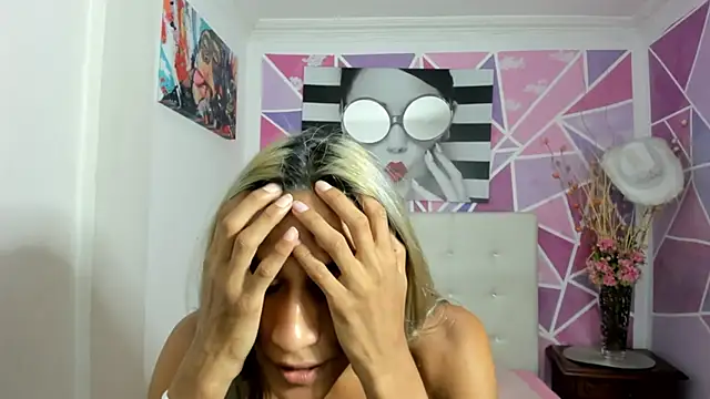 Snapshot of Brisahott chatting on 03-14-25, 02:10 Brisahott online show from 03-14-25, 02:10