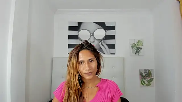 Snapshot of Brisahott chatting on 09-16-25, 01:50 Brisahott online show from 09-16-25, 01:50