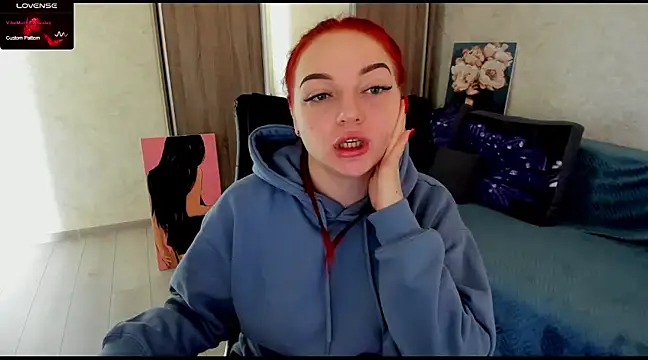 Snapshot of Stella__Cox chatting on 02-08-25, 10:29 Stella  Cox online show from 02-08-25, 10:29