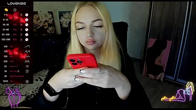Snapshot of Stella__Cox chatting on 09-28-25, 05:24 Stella  Cox online show from 09-28-25, 05:24
