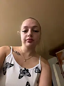 Snapshot of Stella__Cox chatting on 09-28-25, 06:02 Stella  Cox online show from 09-28-25, 06:02