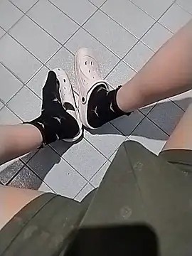 Snapshot of Efhesa6x chatting on 09-18-25, 01:40 Efhesa6x online show from 09-18-25, 01:40