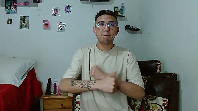 Snapshot of samfox_ chatting on 12-02-24, 10:12 samfox online show from 12-02-24, 10:12