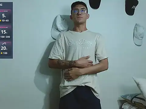 Snapshot of samfox_ chatting on 03-08-26, 01:04 samfox online show from 03-08-26, 01:04