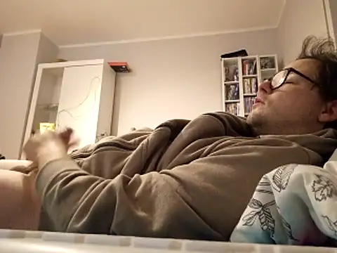 larsgessner30 online show from 11-28-25, 08:00