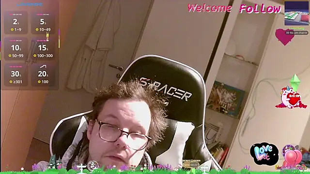 Snapshot of larsgessner30 chatting on 05-10-26, 08:25 larsgessner30 online show from 05-10-26, 08:25