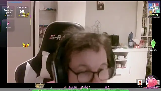 Snapshot of larsgessner30 chatting on 06-07-26, 01:54 larsgessner30 online show from 06-07-26, 01:54