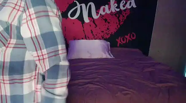 Snapshot of NikkiLynnErotic chatting on 02-25-25, 01:20 NikkiLynnErotic online show from 02-25-25, 01:20