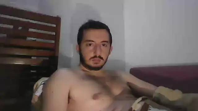 Snapshot of laynufff chatting on 12-06-24, 03:33 laynufff online show from 12-06-24, 03:33