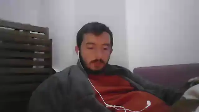 Snapshot of laynufff chatting on 12-17-24, 11:27 laynufff online show from 12-17-24, 11:27